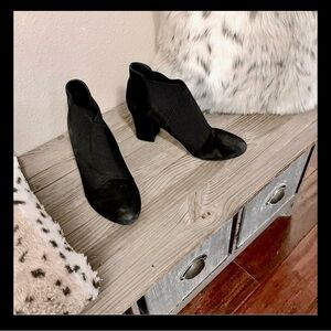 VANELi Black Suede Slip On Heel Ankle Sock Boots Sz 7.5